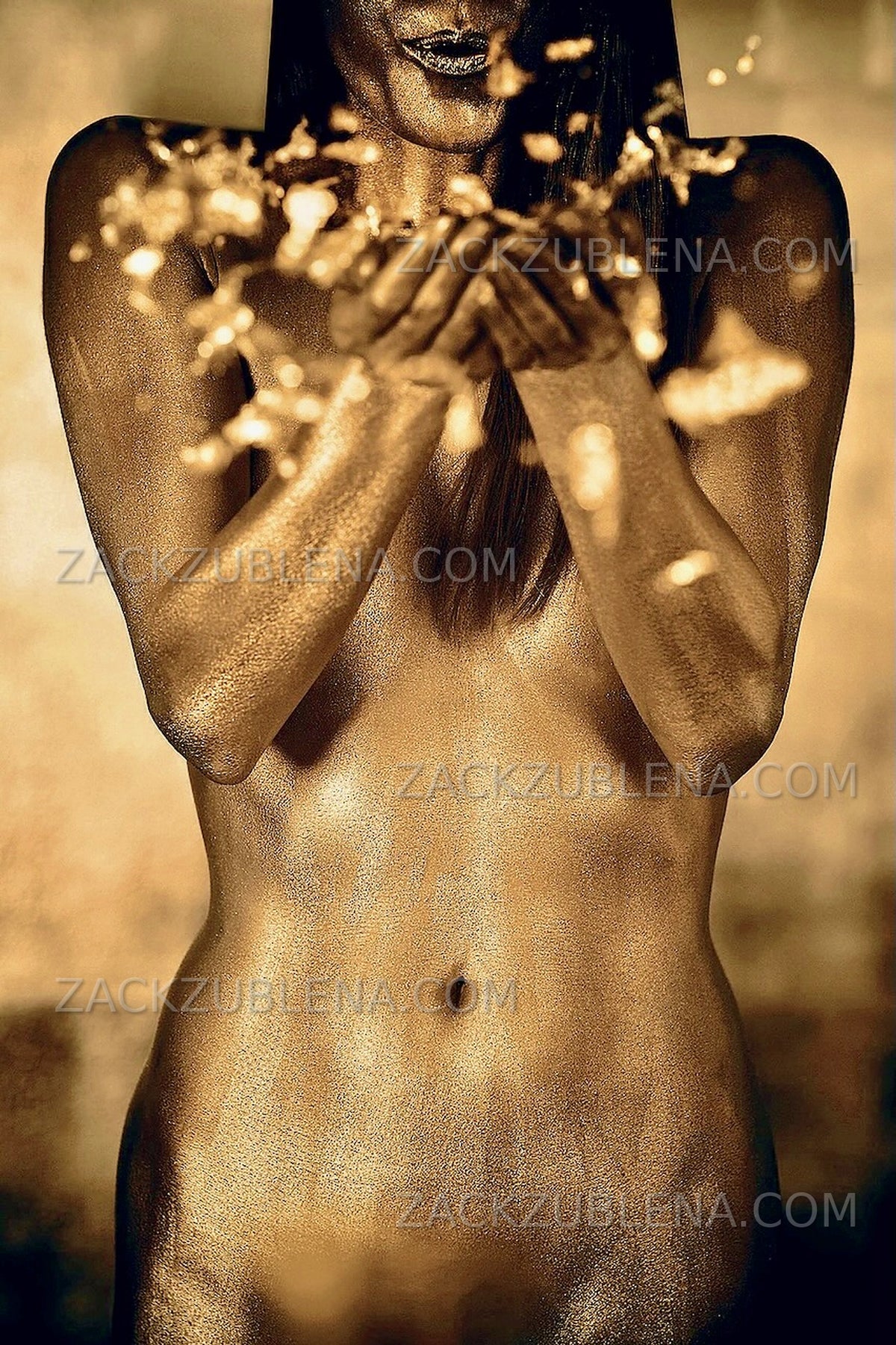 Altezza Felice - Sussurro d'Oro – Divino Femminile in Luce e Ombra
