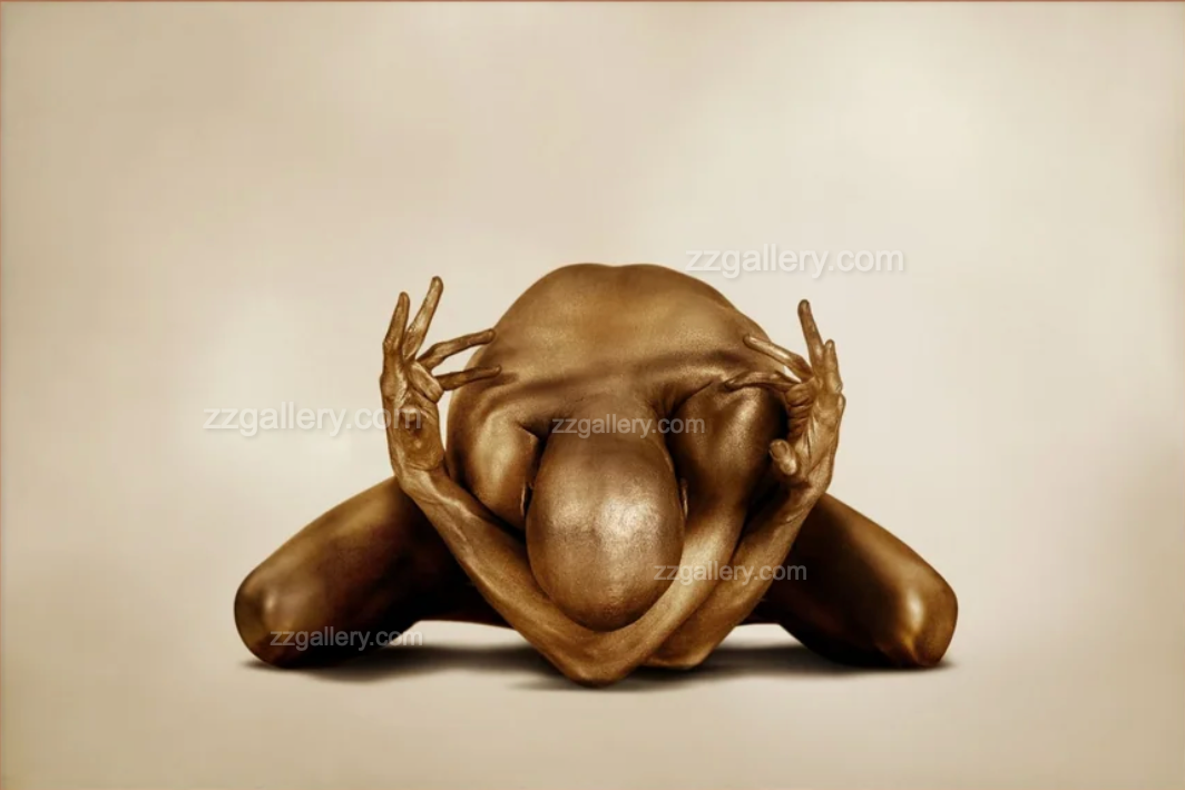 Golden yoga sculptural pose wall art – fine art photograph of a gold-painted figure in meditative balance, contemporary decor for wellness, yoga studios, and modern interiors